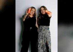 L-R: Isla Wynne Thomas and Jessica-Rose Watson (Credit: GLORIAH)
